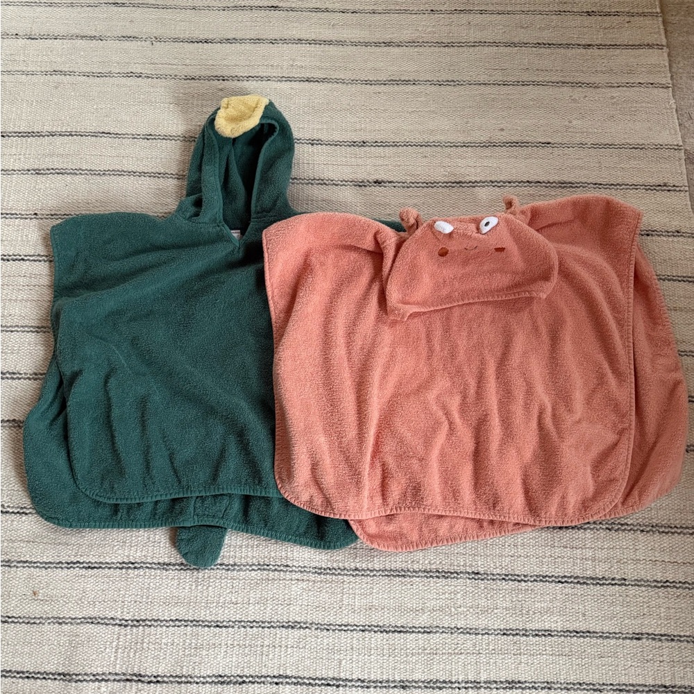 Two Zara home hooded towe ( covers)